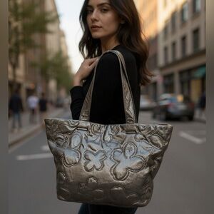 Anteprima Misto tote bag Shimmer Silver/Pink with an embossed floral pattern